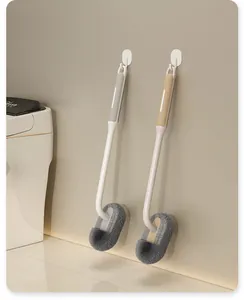 Toiletborstel met lange steel, zachte haren en wandmontage voor grondige reiniging