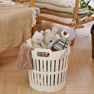 Grande cesto per biancheria bianco in plastica e contenitore per giocattoli con listelli