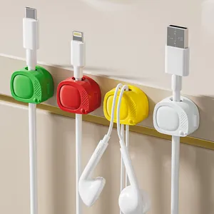 Organizzatore di Cavi da Scrivania a Forma di Mini TV Retrò Clip di Gestione Cavi Autoadesive per Cavi di Ricarica USB Fili Auricolari