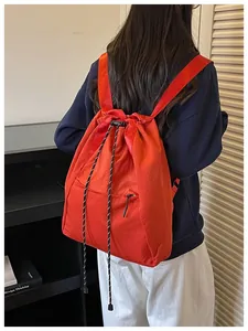 Sac à dos léger à cordon orange-rouge à grande capacité pour le sport et le quotidien