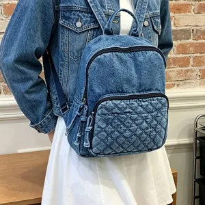 Sac à dos en denim délavé décontracté avec détail de poche matelassée en extérieur
