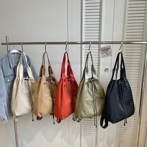 Sac à dos à cordon léger de grande capacité disponible en cinq couleurs tendance