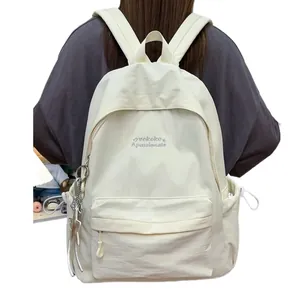 Zaino minimalista in nylon bianco crema leggero per gli studenti e il tempo libero