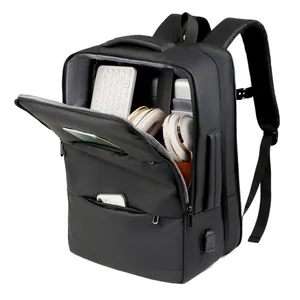 Professionele zwarte zakelijke laptoprugzak met waterdicht ontwerp en USB-oplaadpoort