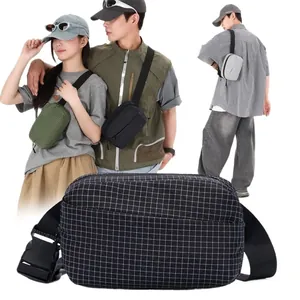 Modische karierte wasserdichte Nylon-Muscheltasche für Sport und Freizeit-Umhängetasche