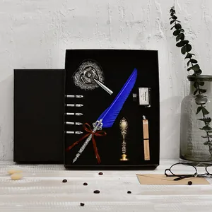 Vintage Schreibset mit blauer Feder, Wachssiegel, Stempel und Federn in Geschenkbox