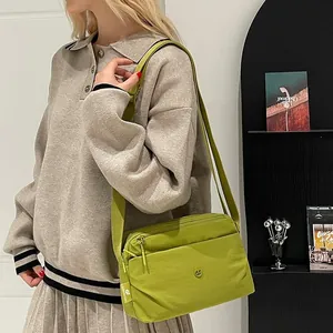 Borsa a Tracolla da Donna in Nylon alla Moda Grande Capacità Impermeabile Leggera Borsa a Spalla Casual Tinta Unita per Viaggio Quotidiano