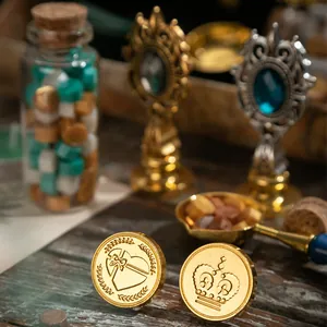 Kit sigillo in cera vintage stile magico con motivi a cuore e corona e perline di cera