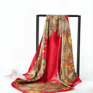 Élégante écharpe en similicousin rouge imprimé paisley pour femme protection solaire de voyage