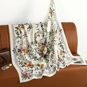 Mode Polyester Bedrukt Vierkante Sjaal Kleurrijke Bloemen Grote Sjaal Strandlakens Voor Reis Vakantie Vrouwen Accessoires
