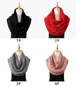 Grober Zopfstrick-Rundschal in Schwarz Rot Grau und Rosa für winterliche Wärme