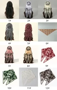 Collage mit 12 Farben von floralen bestickten Spitzen-Dreieckskopftüchern für Damen