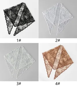 Detailansicht von vier klassischen Farben der bestickten Paisley-Spitzendreieckstücher