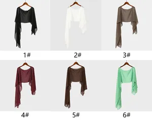Collection de six options de couleurs différentes pour les châles légers en mousseline unie