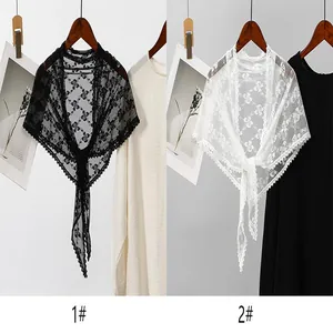 Elegante florale Spitzen-Dreieckstücher in Schwarz und Weiß mit Schleifenstickerei