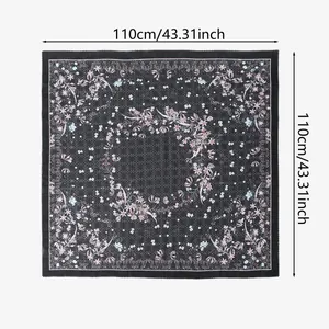 Blumiger Bali-Garn-Quadratschals mit Maßangaben von 110 cm x 43,31 Zoll im Detail