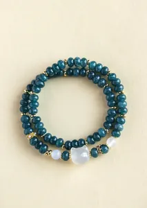 Detailed view of double-layer teal agate beaded bracelet with a cute cat head bead