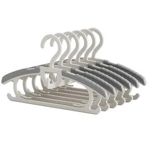 Set of 5 non-slip wide shoulder children's clothes hangers for baby closet storage