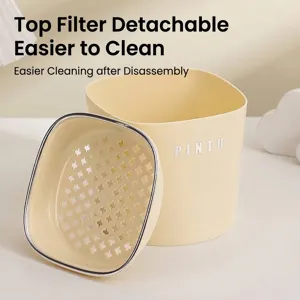 Minimalistischer cremefarbener Desktop-Mini-Mülleimer mit einem abnehmbaren Teesieb-Deckel