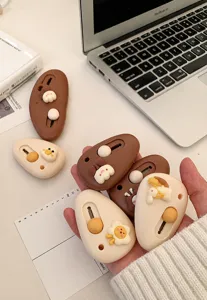 Primo piano di mini taglierini a cartone animato con funzione di rientro automatico