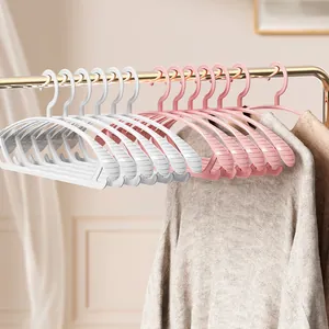 Wide Shoulder Non-Slip Clothes Hangers Trace-Free Plastic Hangers For Coats Sweaters Prevent Shoulder Bumps Home Closet Storage Organizer