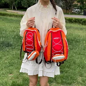 Mochila de senderismo naranja y roja de gran capacidad para viajes y actividades al aire libre