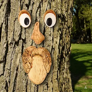 Decoración creativa de cara de árbol en resina para jardín con rasgos faciales originales