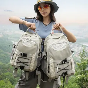 Großkapazität Outdoor-Wanderrucksack für Camping und Studenten in hellem Beige
