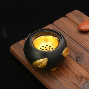 Handgefertigter schwarzer Weihrauchbrenner aus Harz mit goldenem Blattdesign