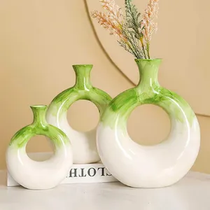 Set di tre creativi vasi decorativi in resina a ciambella con pennellate verdi fatte a mano