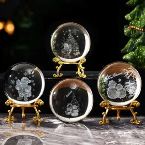 Bola de Cristal Navideña Grabada Láser 3D Con Soporte Metálico Papá Noel Muñeco de Nieve Árbol de Navidad Esfera Vidrio Decoración Escritorio