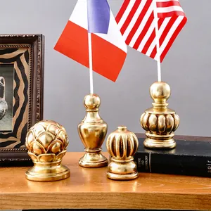 Base dorada para asta de bandera de escritorio europea con forma de calabaza