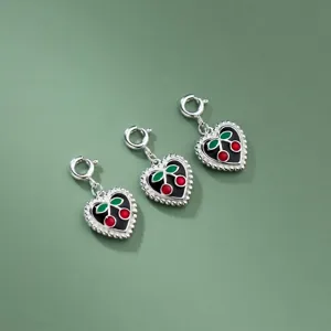 Ciondolo cuore in argento S925 con ciliegia smaltata per creazione gioielli fai da te.
