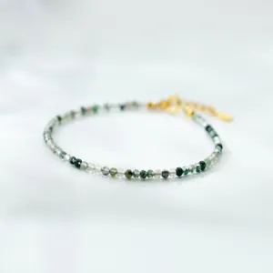 Delicate moss agate beaded bracelet with adjustable gold-plated 925 silver chain.