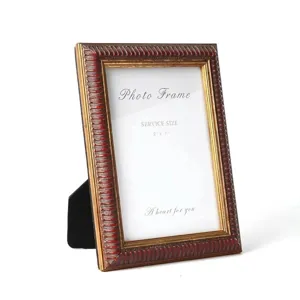 Vintage American distressed photo frame with 5x7 inch decorative border