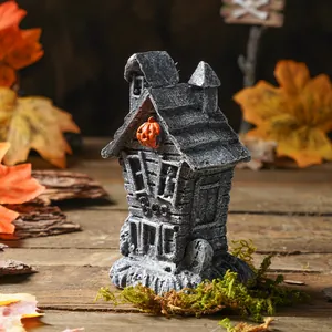 Detailliertes Halloween Geisterhaus aus Harz mit Kürbis und 'BOO' Gravur für Deko