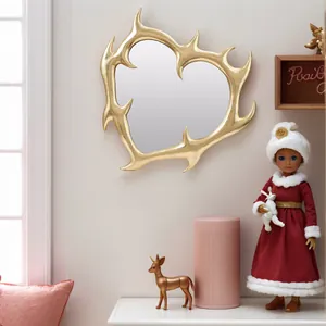 Elegante specchio da parete a forma di cuore dorato in stile europeo per decorazione
