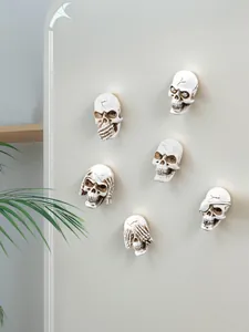 Set di magneti da frigo a forma di teschio in resina vintage con varie pose
