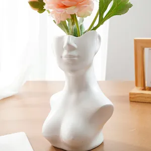 Weiße nordische Harzvase in Form einer menschlichen Büste für Kunstdeko