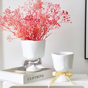 Nordic Hand-Holding Bouquet Resin Vase White Matte Flower Pot With Silk Ribbon For Wedding Table Home Decor Desktop Vase