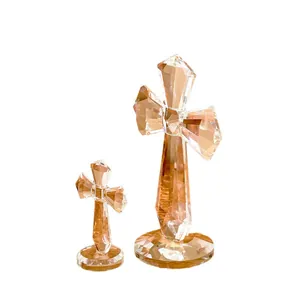 Ornements en cristal de croix ambre avec finition facettée pour décoration de bureau