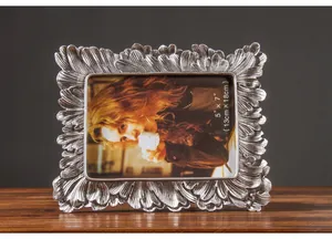 Marco de fotos decorativo 13x18 cm de plata antigua con textura de hoja de palma en madera