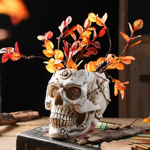 Detailgetreuer Steampunk-Schädel-Blumentopf aus Harz mit mechanischen Zahnrädern