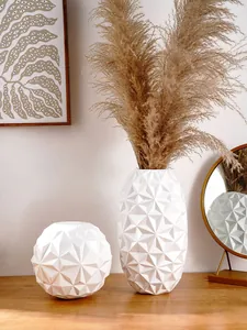 Moderne witte geometrische vazen met ananasstructuur voor Scandinavisch decor