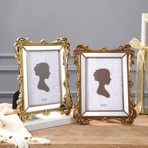Paar kunstvolle goldene Fotorahmen aus Harz im europäischen Vintage-Relief-Stil