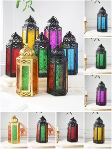 Vintage Marokkaanse smeedijzeren lantaarns met gekleurd glas voor interieurdecoratie