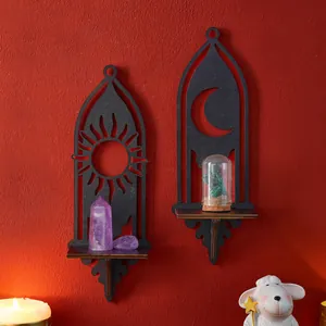 Mensole da parete gotiche in legno nero con intagli sole e luna per cristalli.