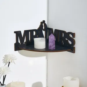 Creative Wooden Corner Shelf Mr Mrs Letters Silhouette Floating Wall Floating Floating Mounted Decorative Storage Racks Organizer Hanging Display Romantic Wedding Party Decor Living Room Home Background Crafts