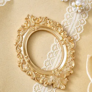 Cadre ovale vintage européen en résine dorée avec relief pour accessoires photo