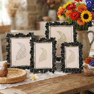 European Vintage Resin Daisy Border Picture Frame Luxury Black Gold 3D Carved Floral Tabletop Photo Frame For Home Wedding Decor